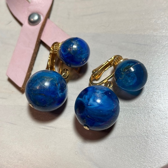 3/$18 Blue Marble Like Circular Clip-on Earrings - Picture 1 of 4